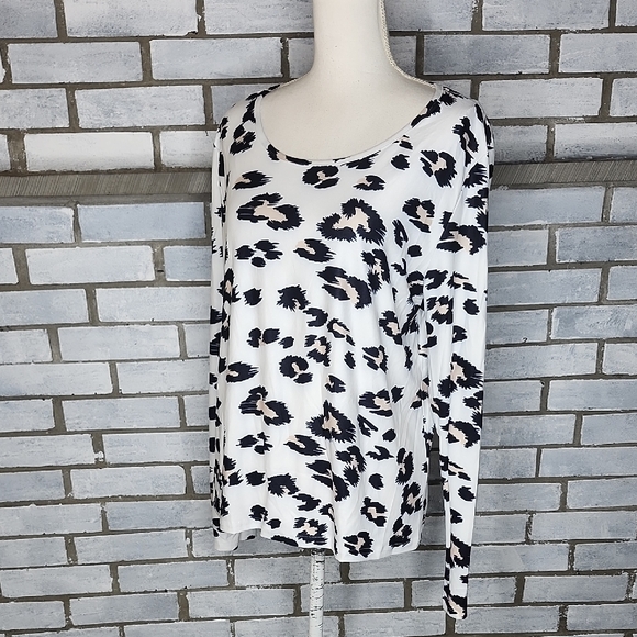 Hope Horizon Tops - NWT Hope Horizon Stylish Animal Print Long Sleeve Top Size Large Multicolor